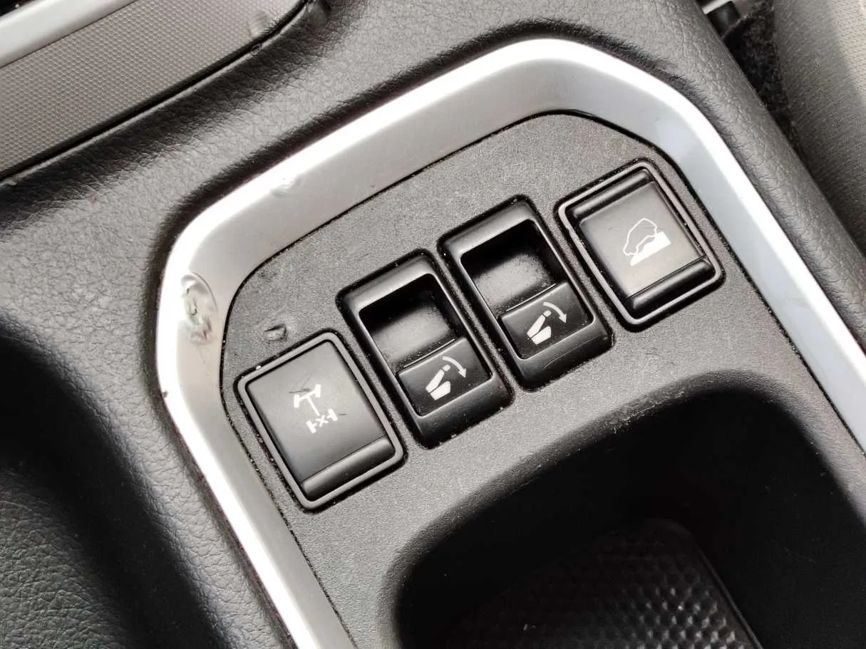 Car image 26