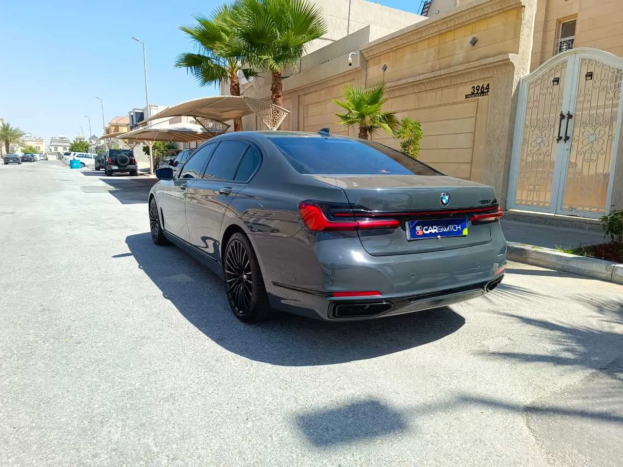Car image 8