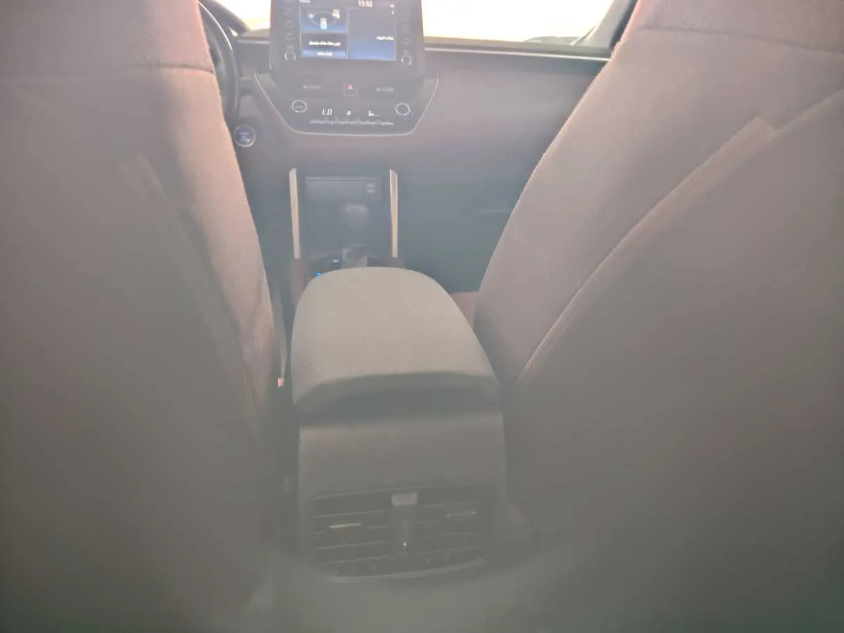 Car image 28