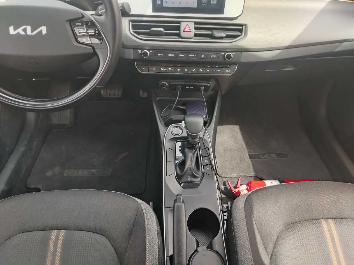 Car image 21