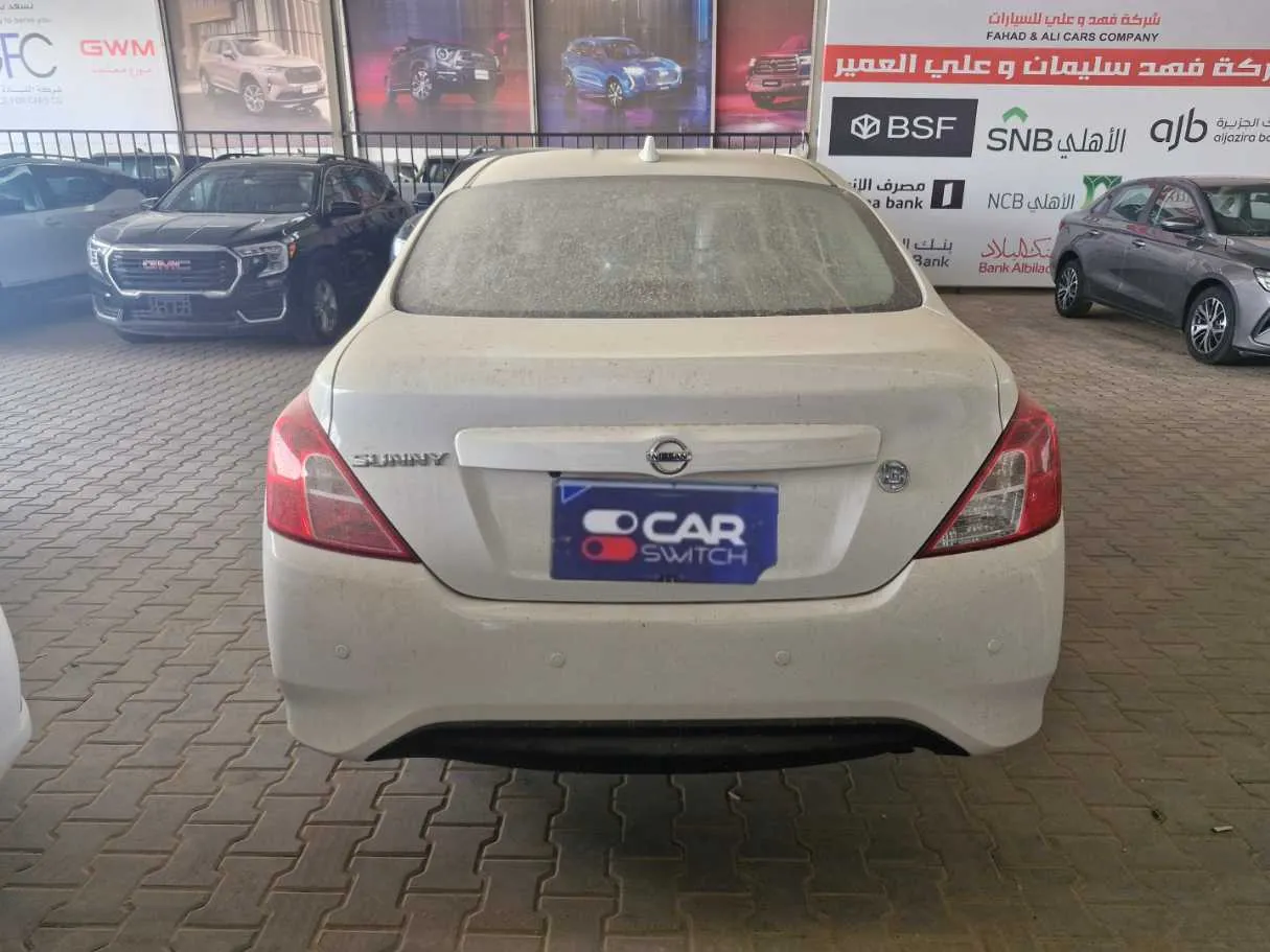 Car image 5