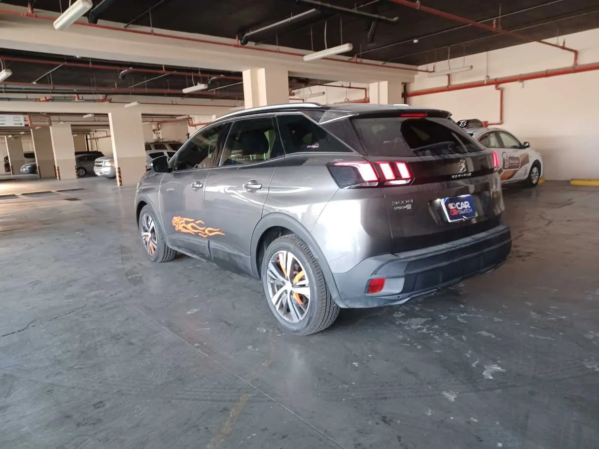 Car image 7