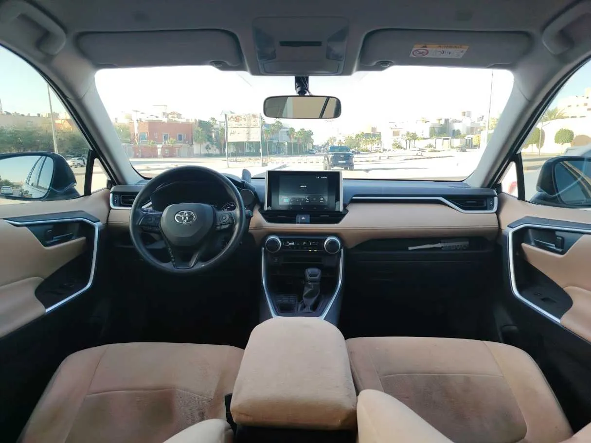 Car image 17