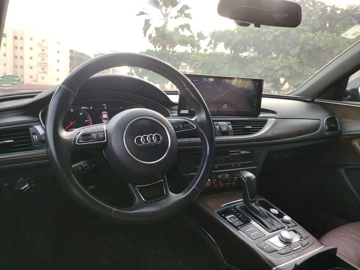 Car image 27