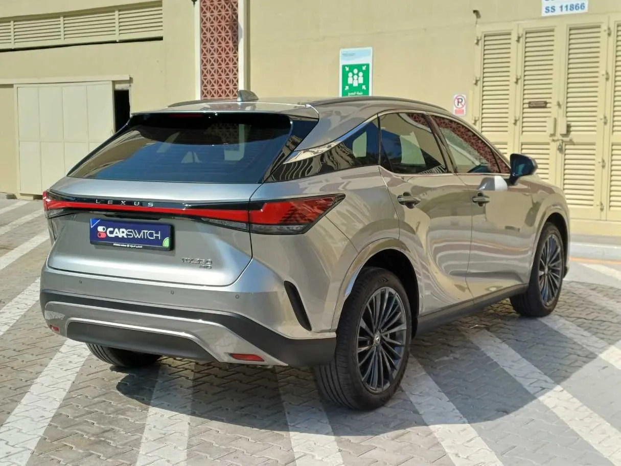 Car image 5