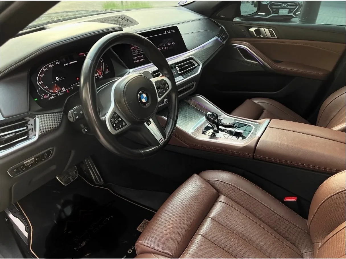 Car image 5