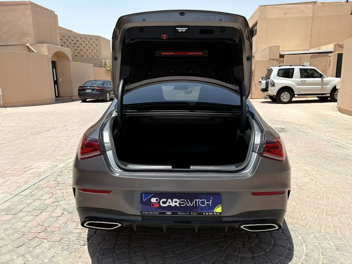 Car image 26