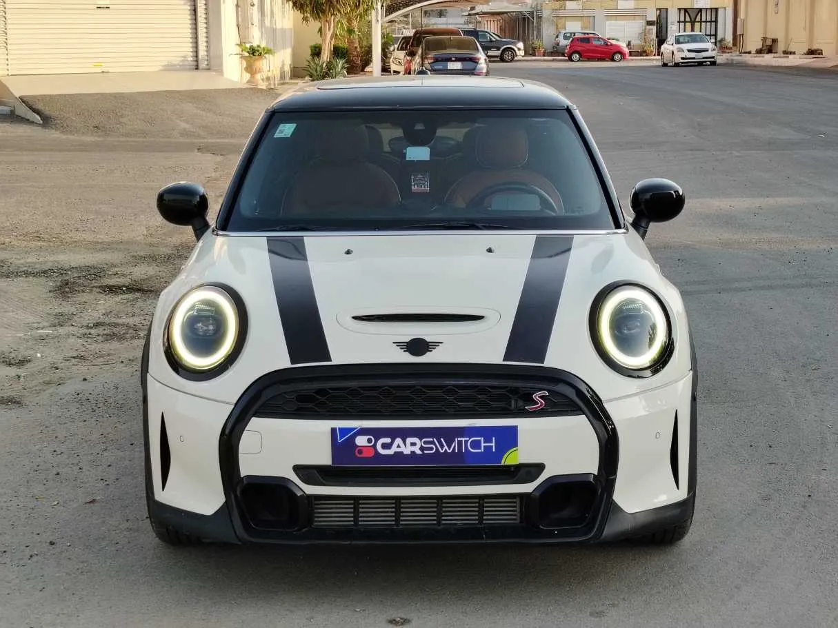 Car image 2