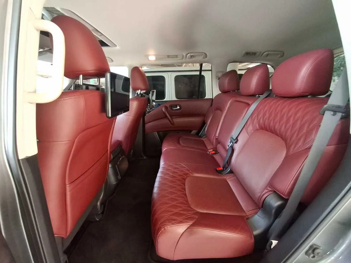 Car image 13
