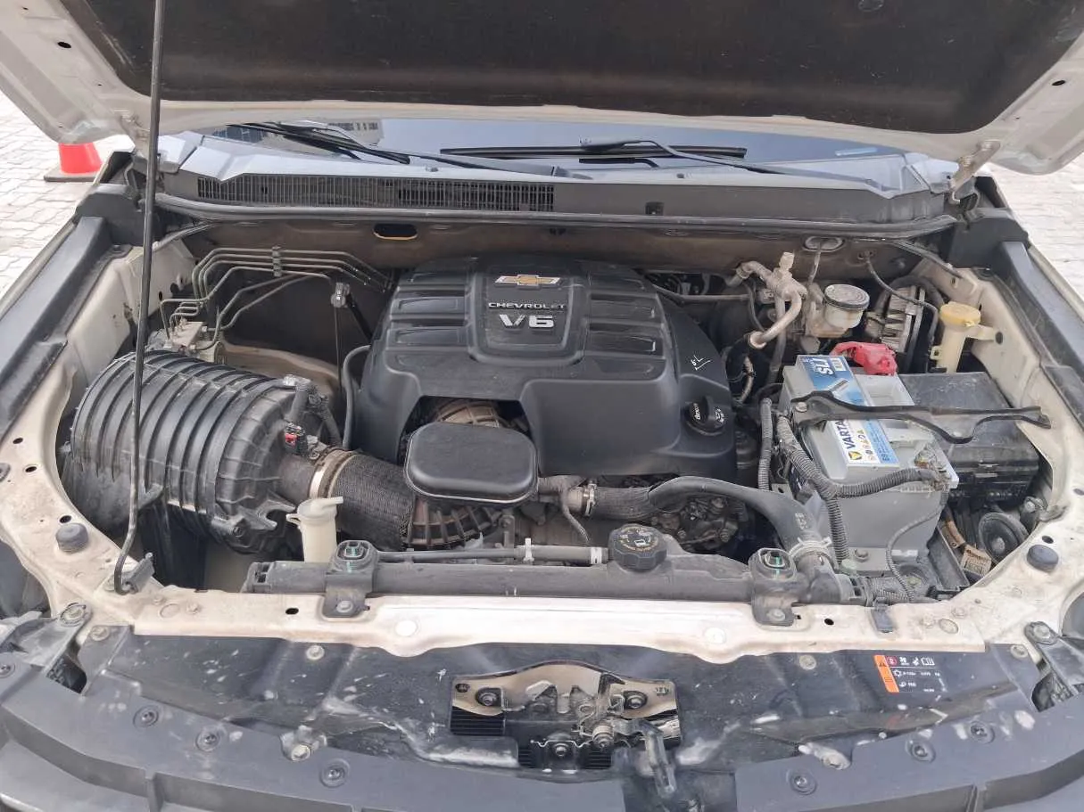 Car image 19