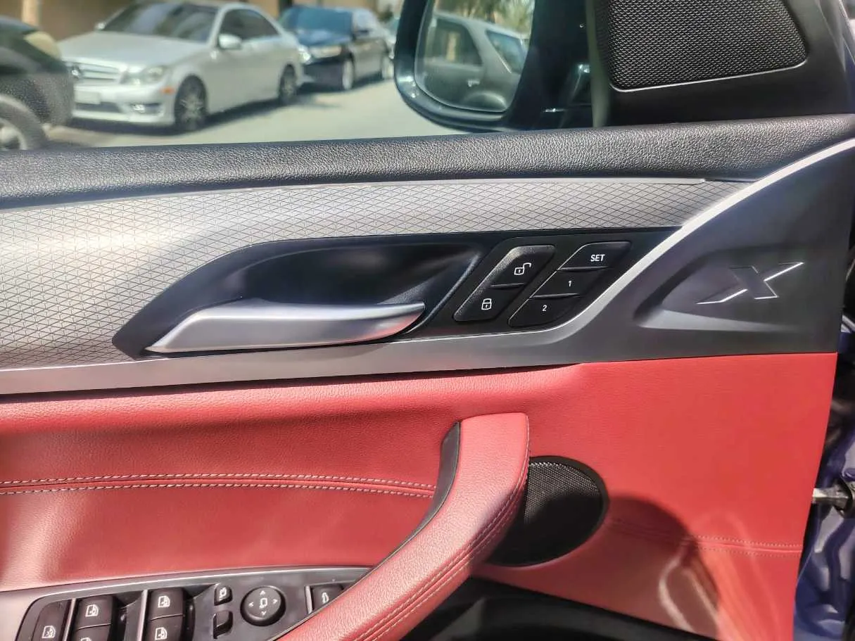 Car image 37
