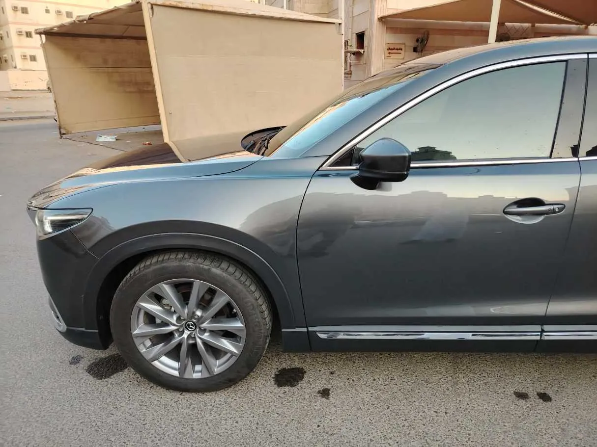 Car image 9