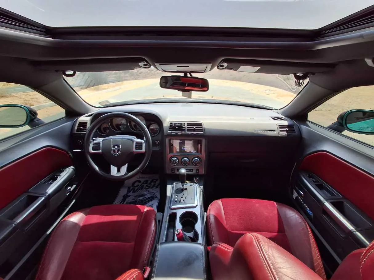 Car image 18