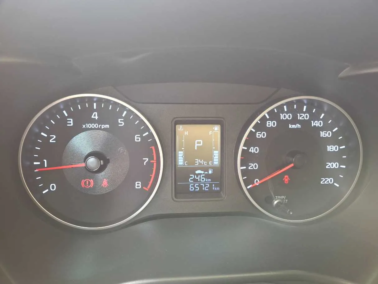 Car image 19