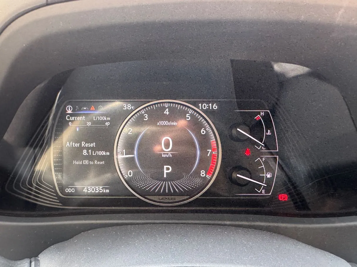 Car image 18