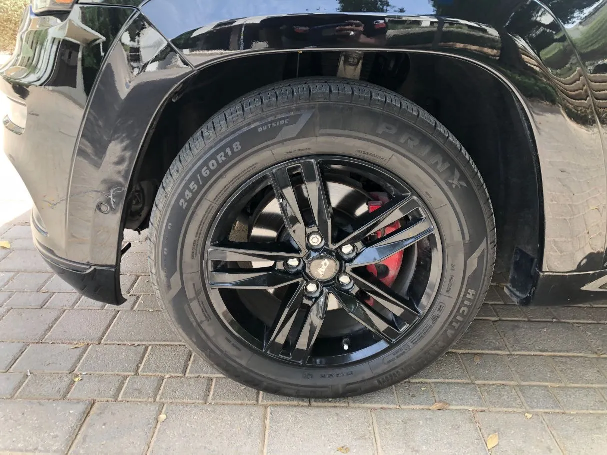 Car image 10