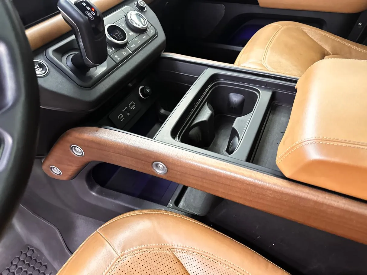 Car image 20
