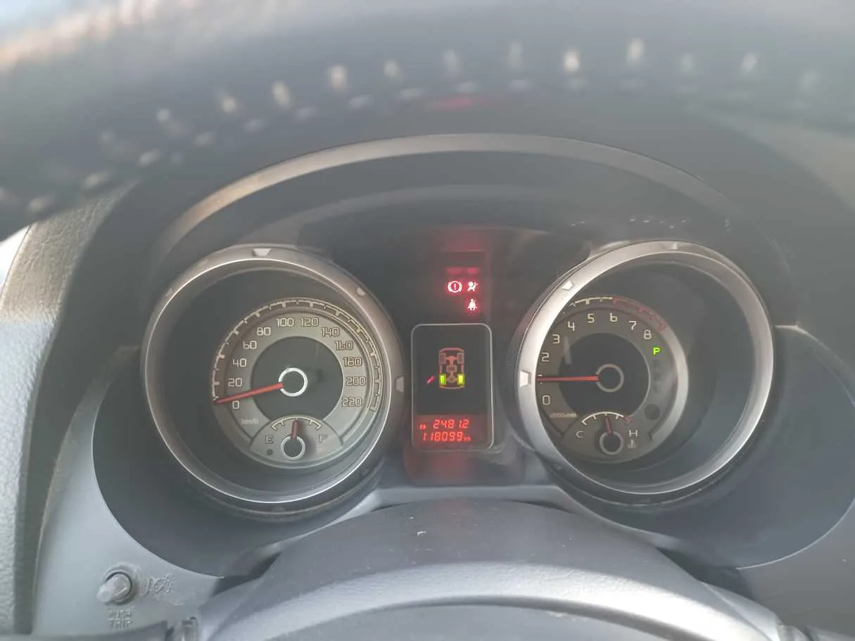 Car image 17