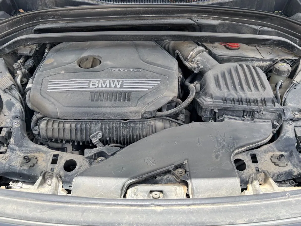 Car image 27