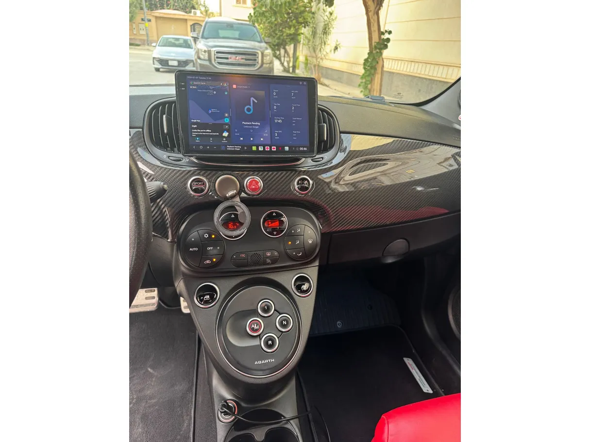 Car image 16