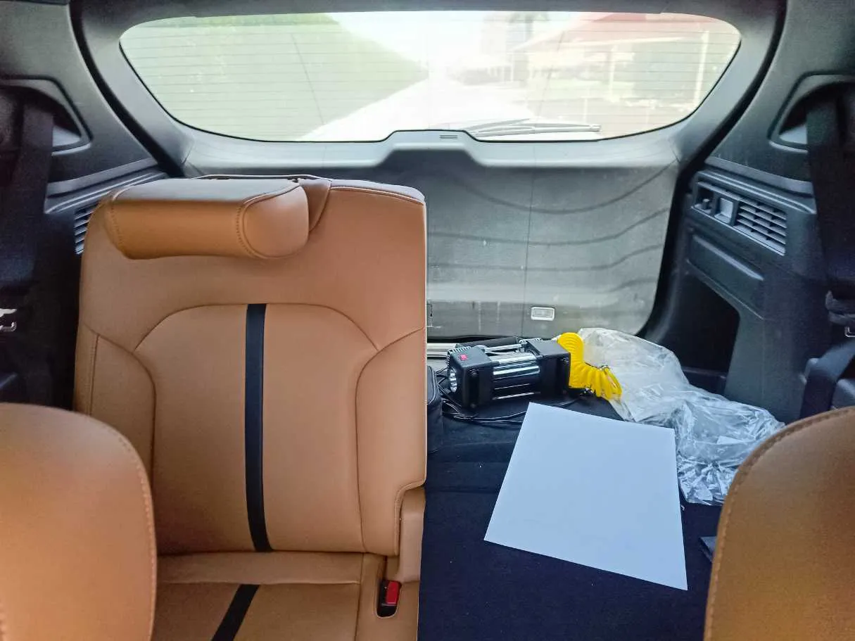 Car image 20