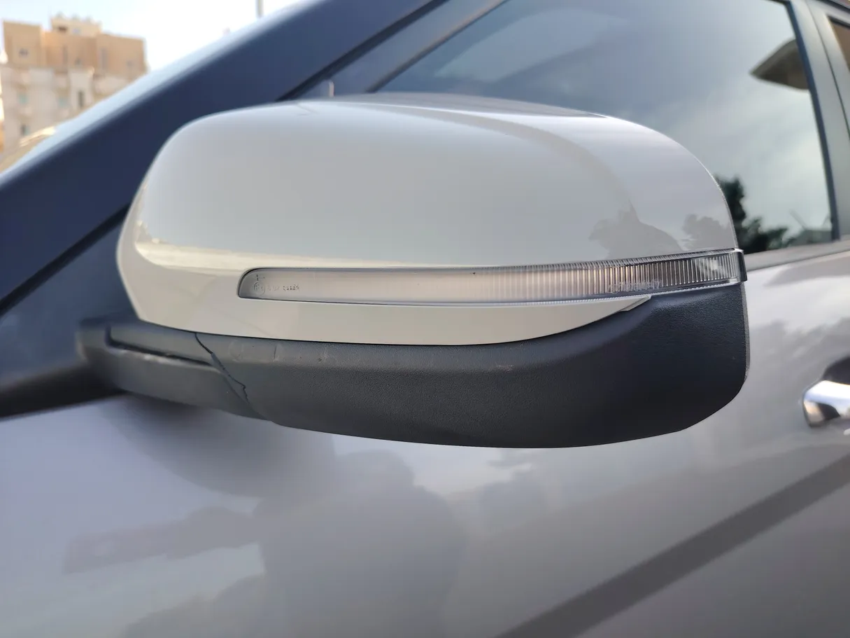 Car image 30