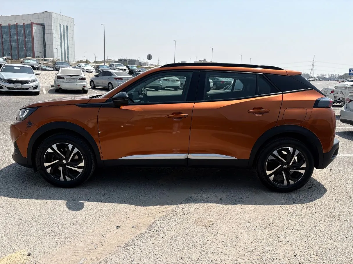 Car image 8