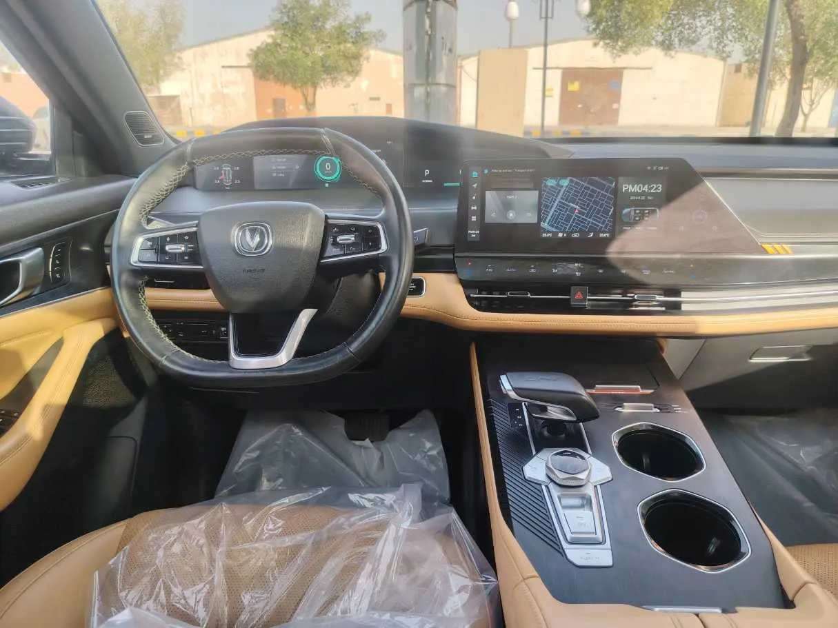 Car image 19