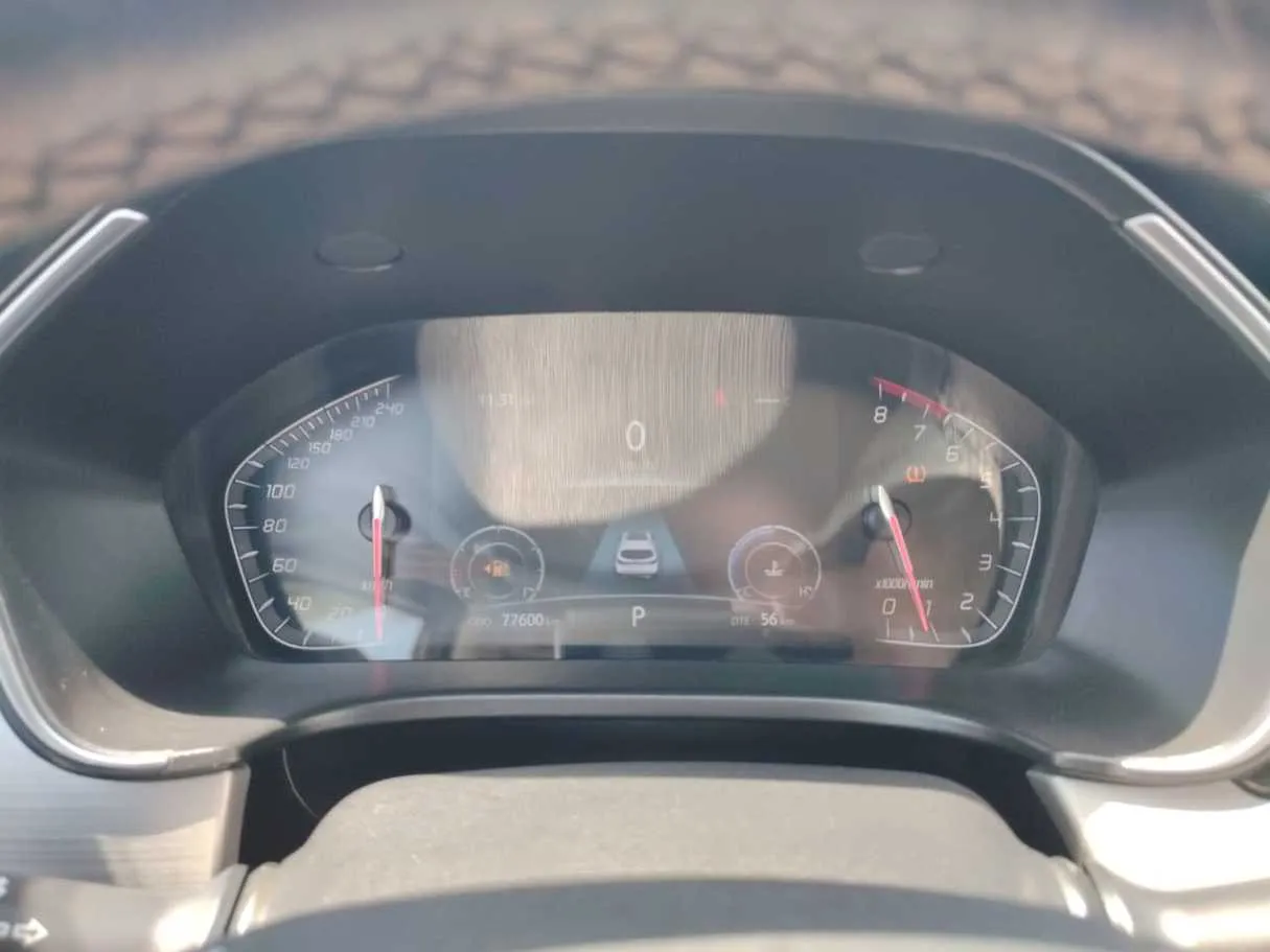 Car image 17