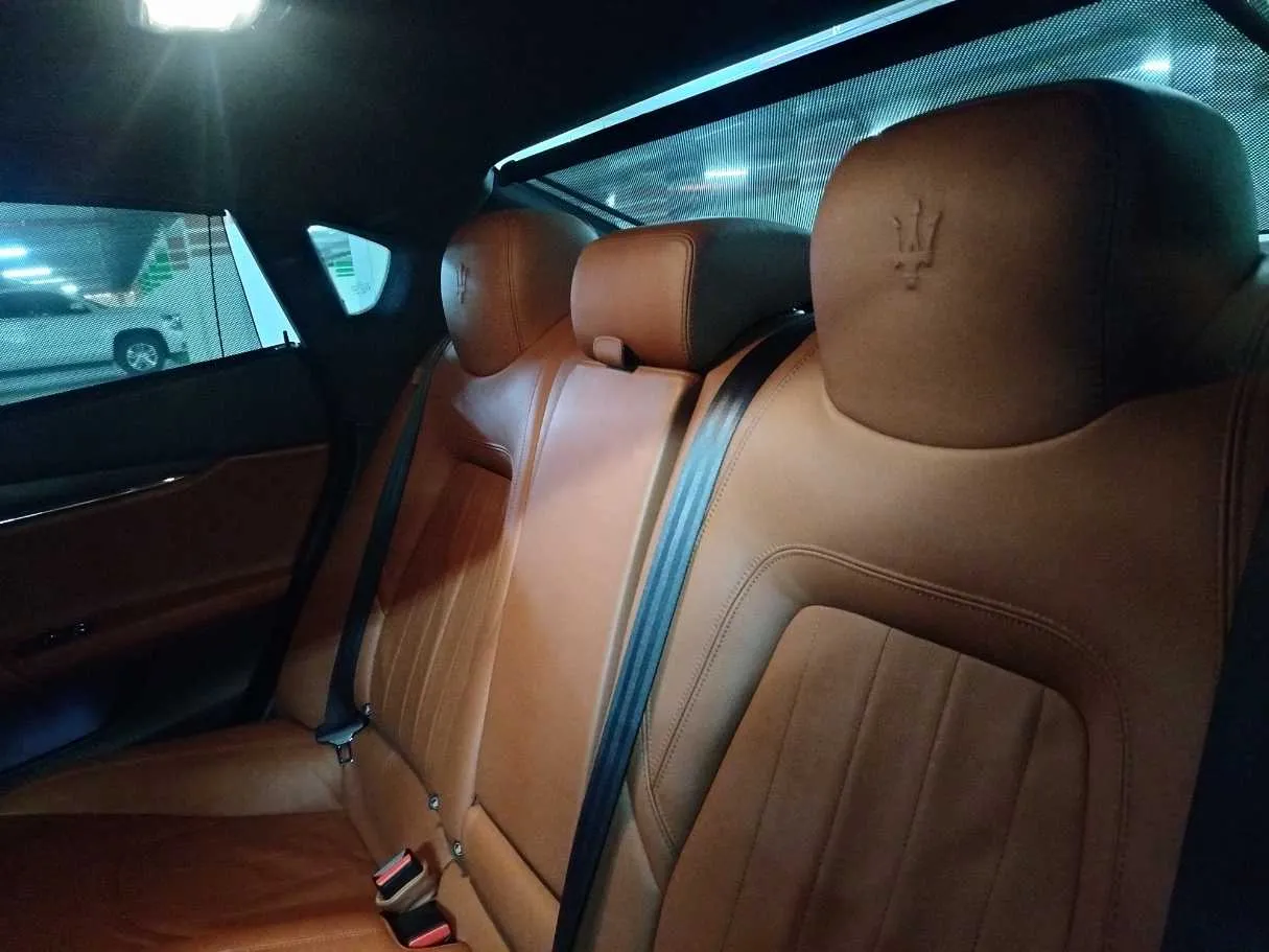 Car image 20