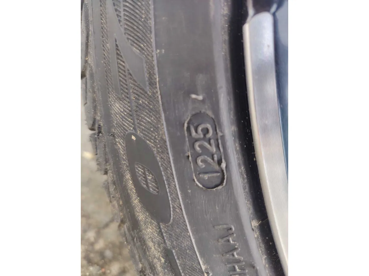 Car image 28