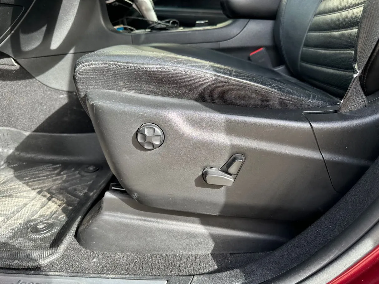 Car image 23