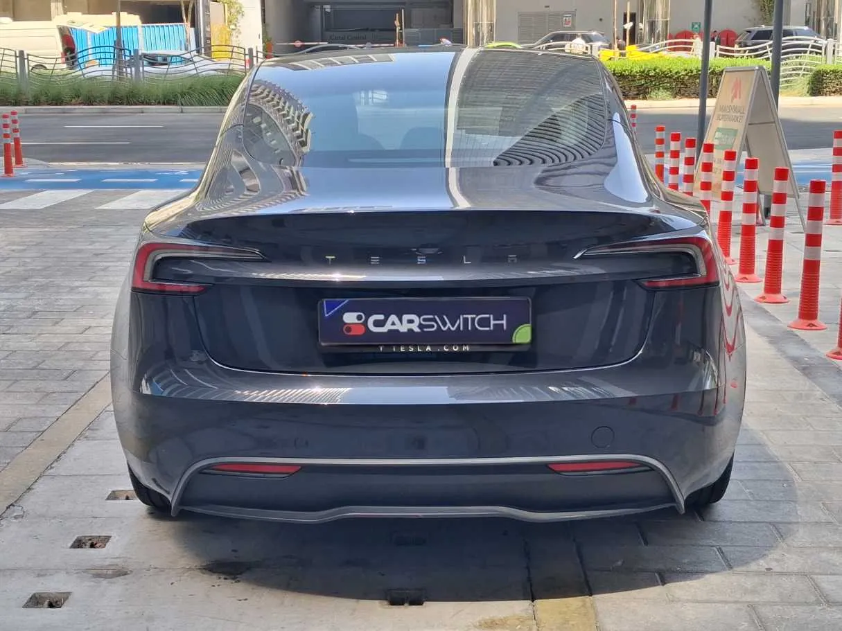 Car image 6