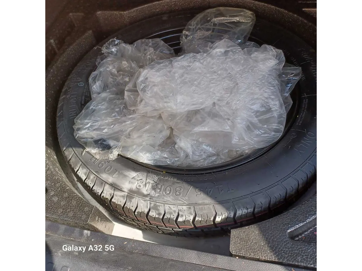 Car image 35