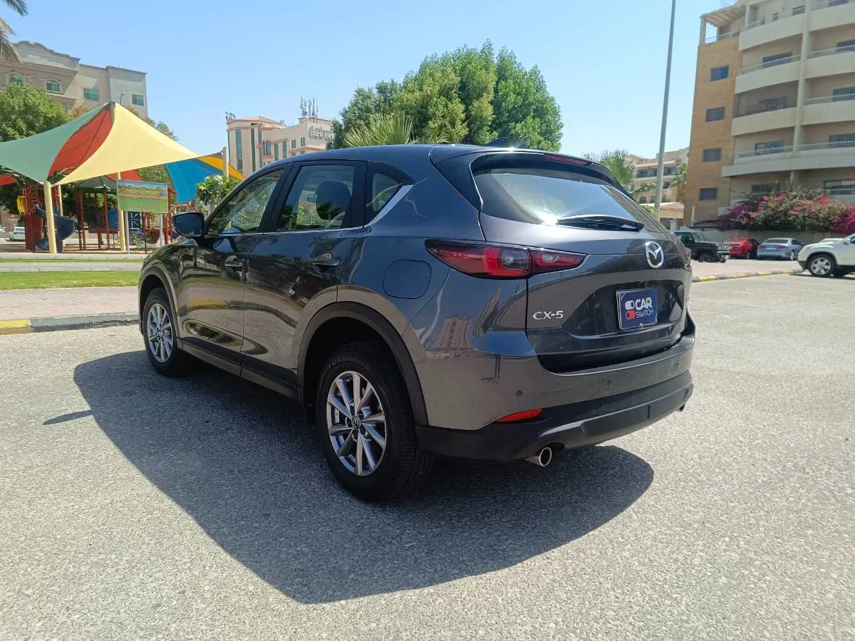 Car image 8