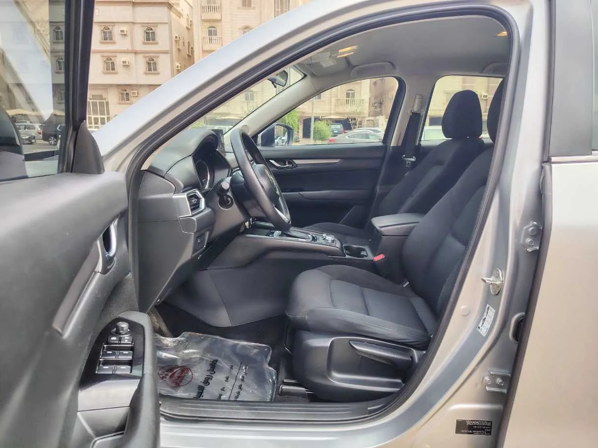 Car image 11