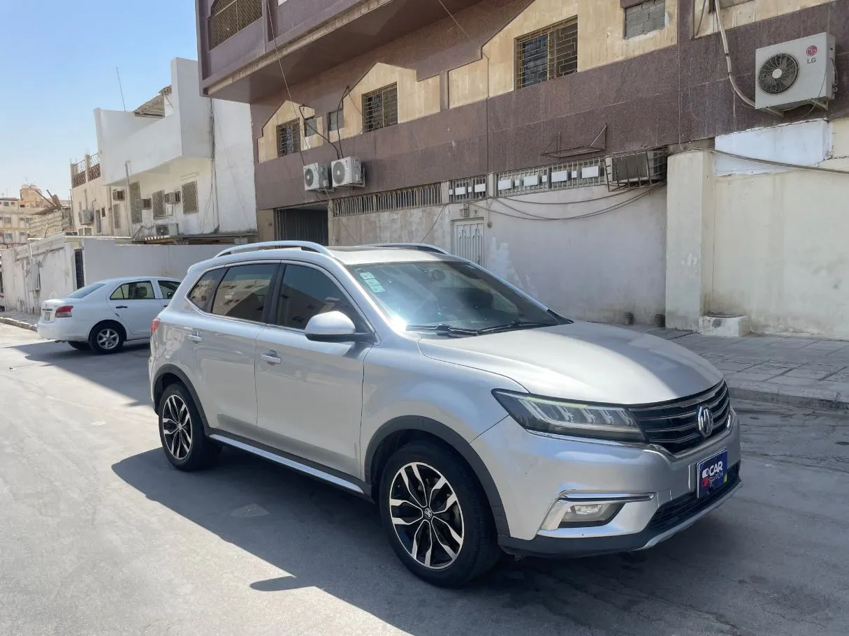 Car image 3