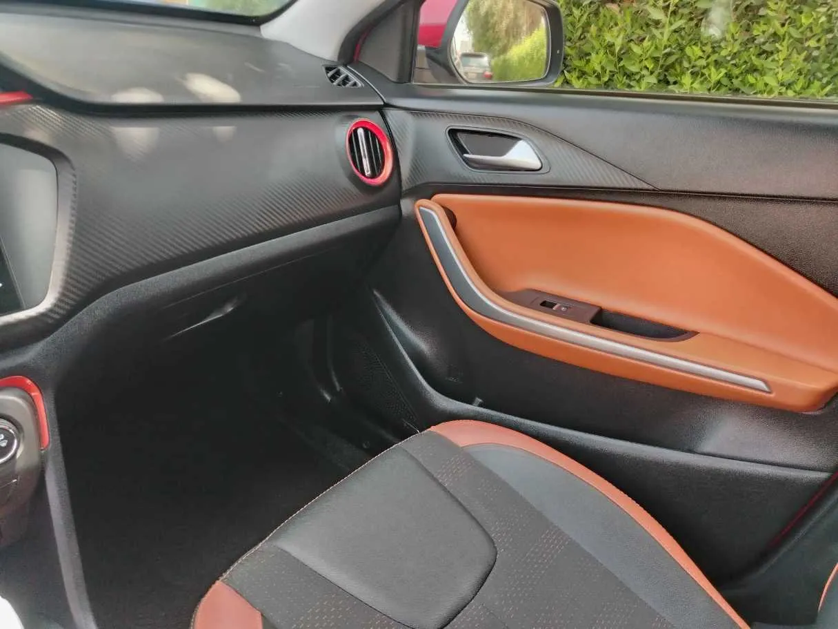 Car image 27