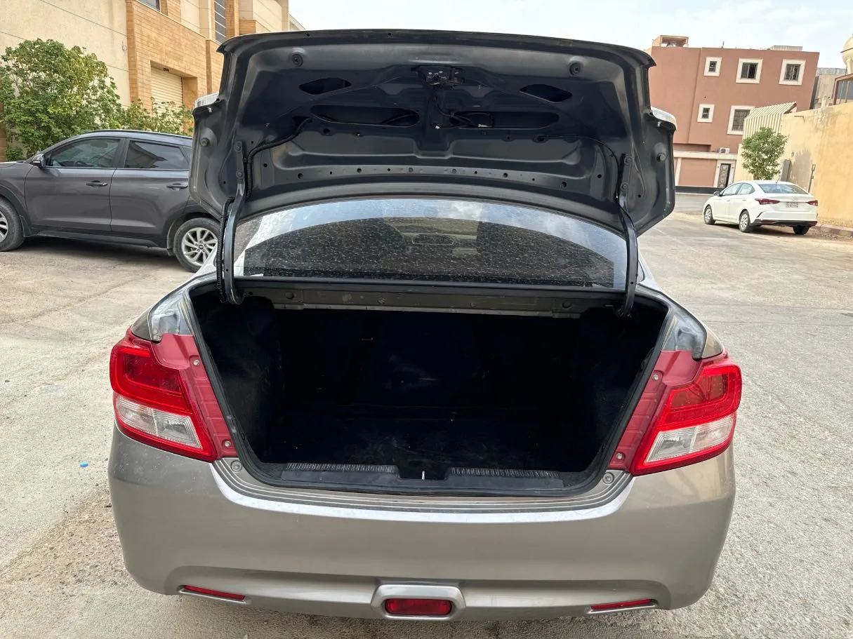 Car image 20