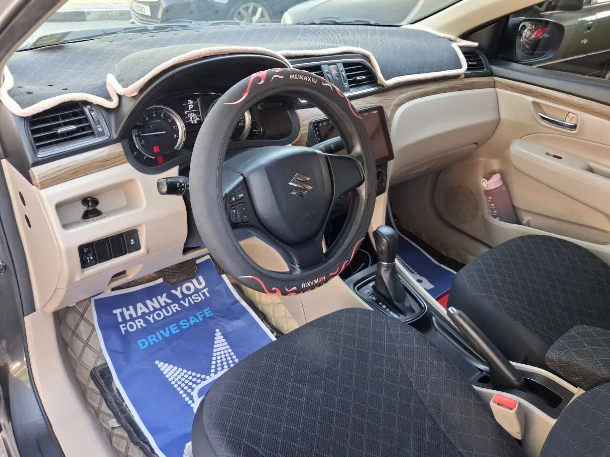Car image 11