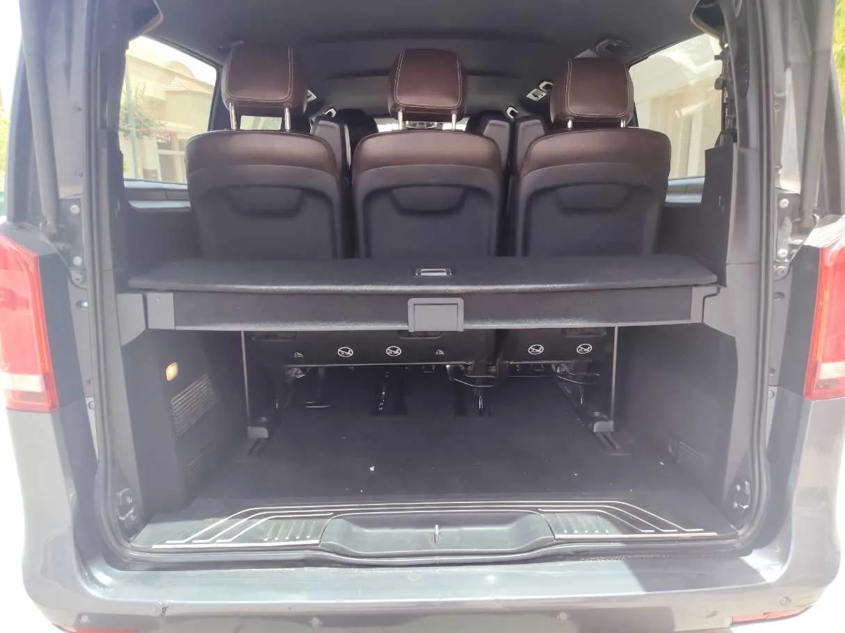 Car image 27