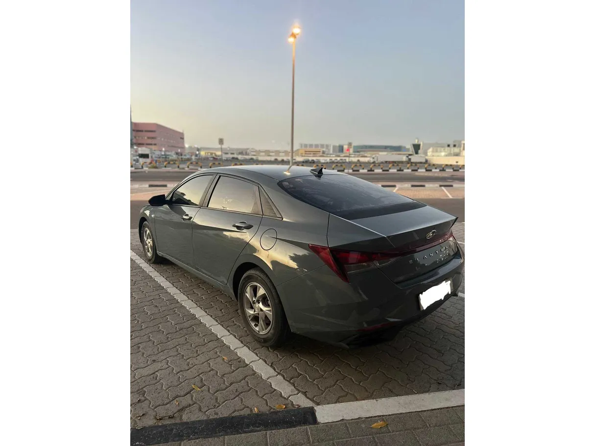 Car image 5