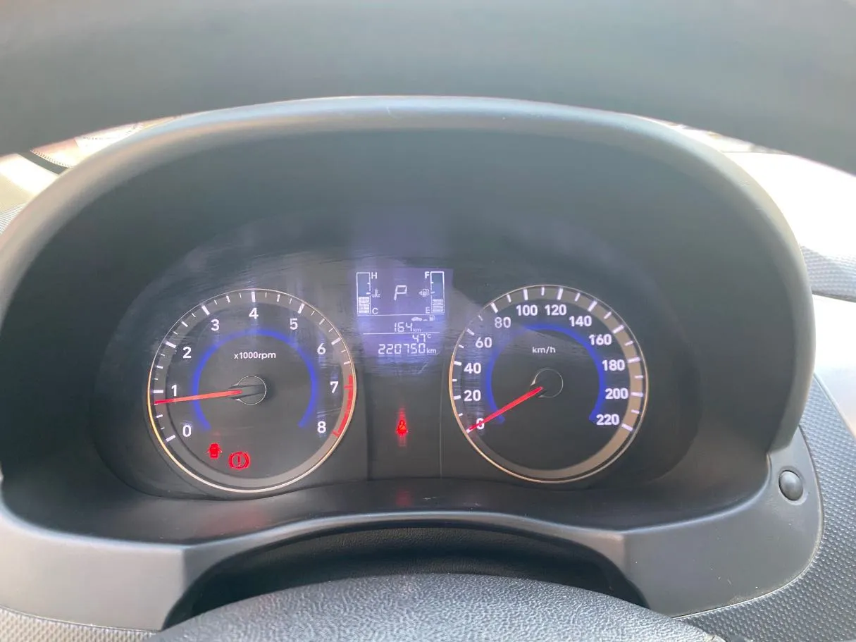Car image 19