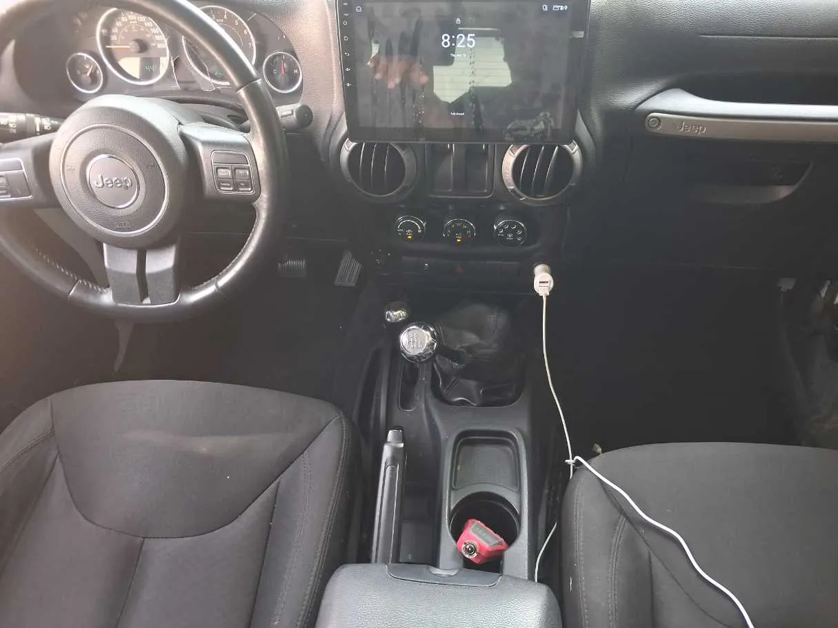 Car image 16
