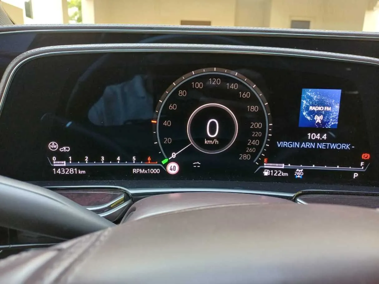 Car image 14