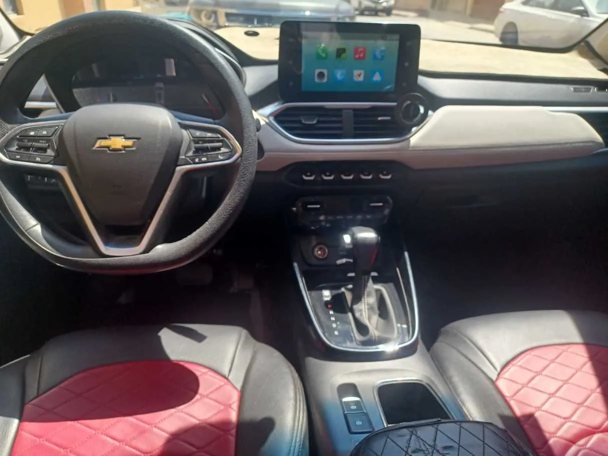 Car image 16