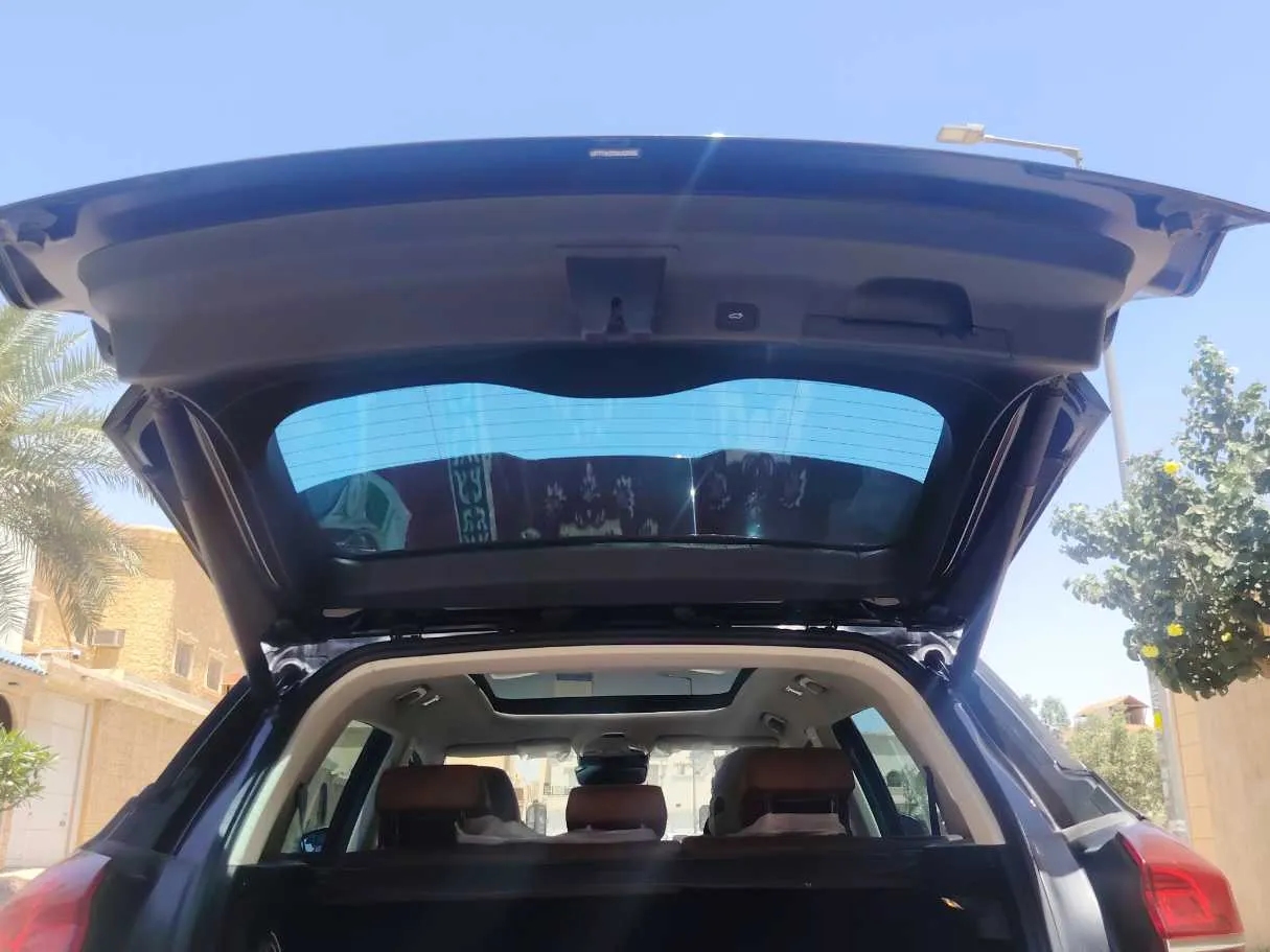 Car image 23
