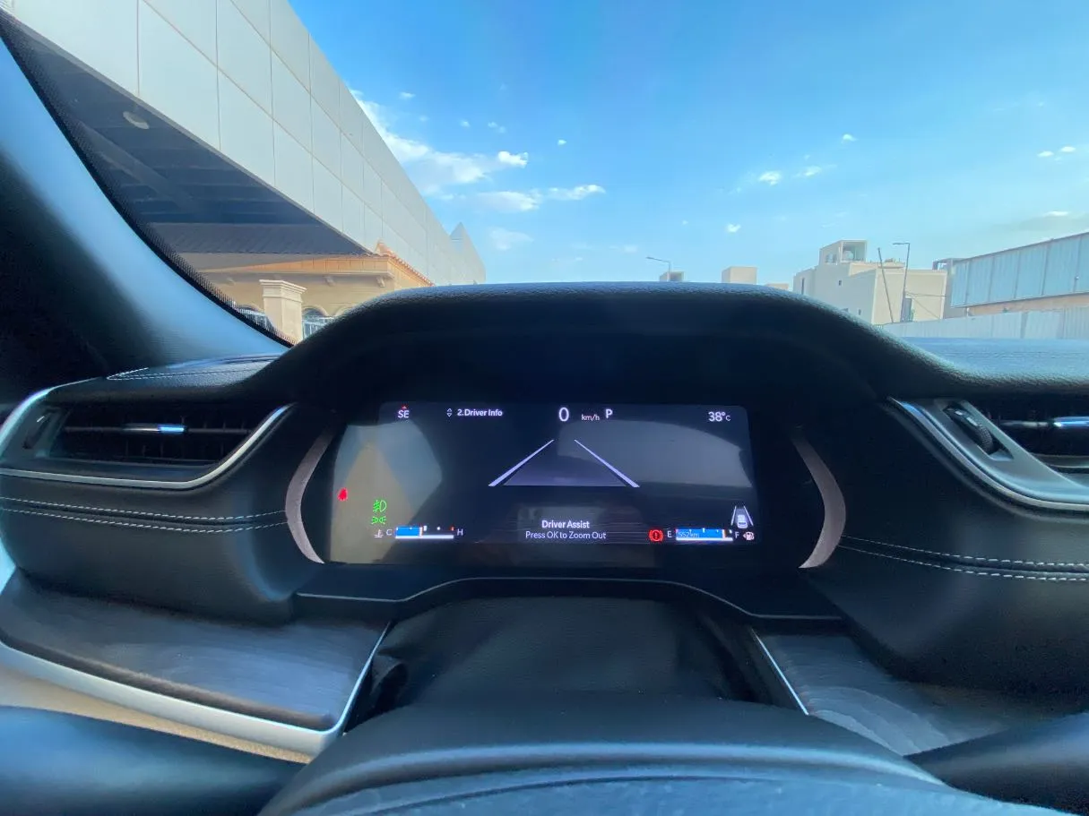 Car image 19