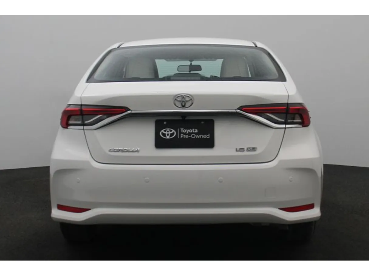 Car image 12