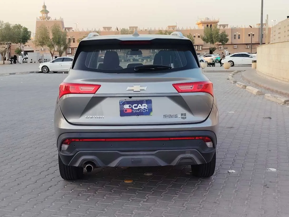 Car image 6